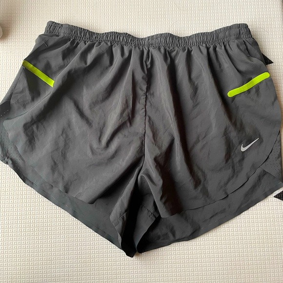 NIKE Running Training Short Shorts - Picture 1 of 8